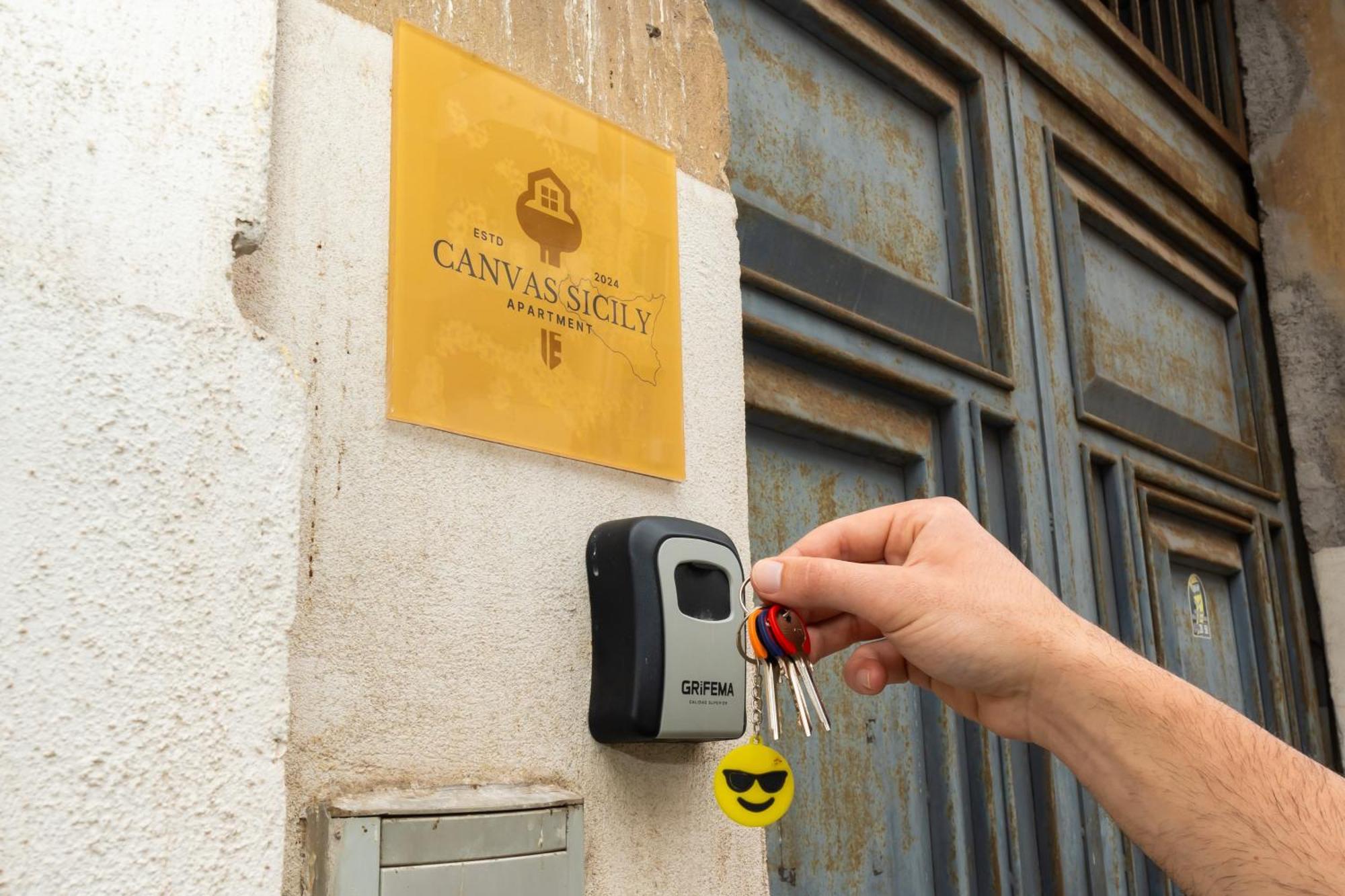 Canvas Sicily Apartment คาตาเนีย ภายนอก รูปภาพ